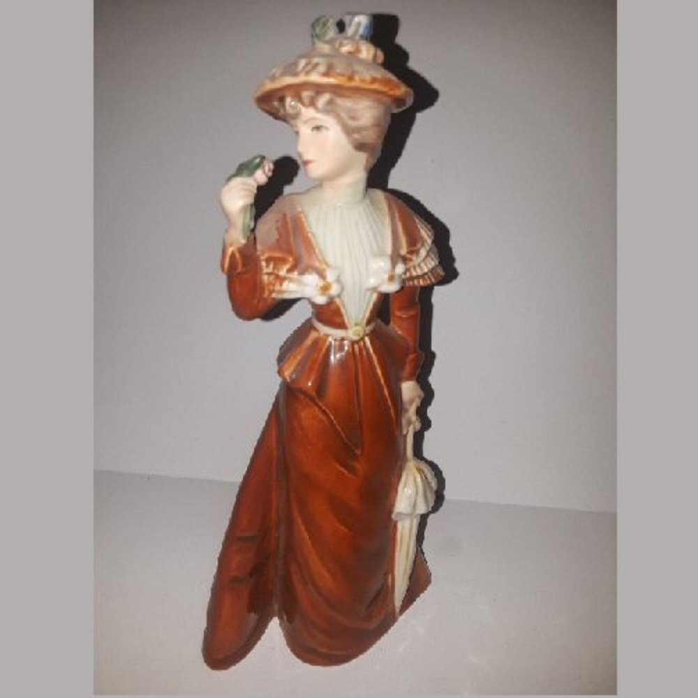 Vintage Goebel Figurine "The Visitor" 1894